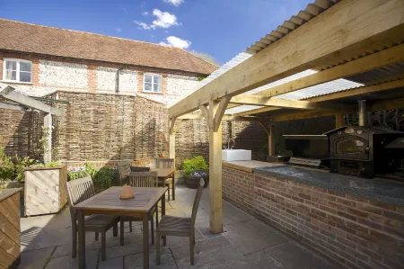 The Woolpack Inn Отели в г. Брадли