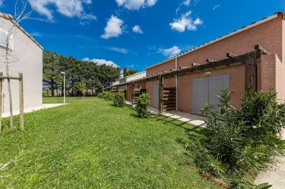 Terres de France - le Domaine de Bacchus Hotels in Lunel-Viel