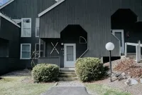 Ski-In/Ski-Out Townhouse at Tenney Mountain Resort Hotels in Plymouth