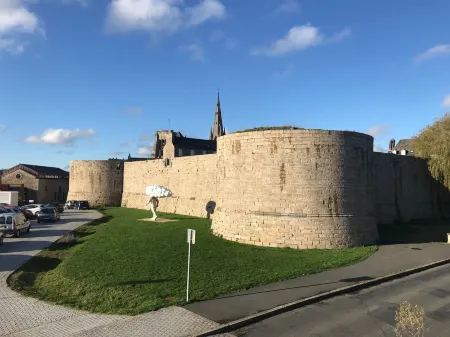 Appartements du Vally - Guingamp Отели рядом с достопримечательностью «Stade Municipal de Roudourou»