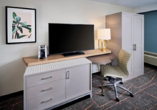 Holiday Inn BURLINGTON CONFERENCE CENTRE by IHG