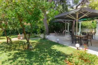 Acropol Hotel فنادق في Marousi