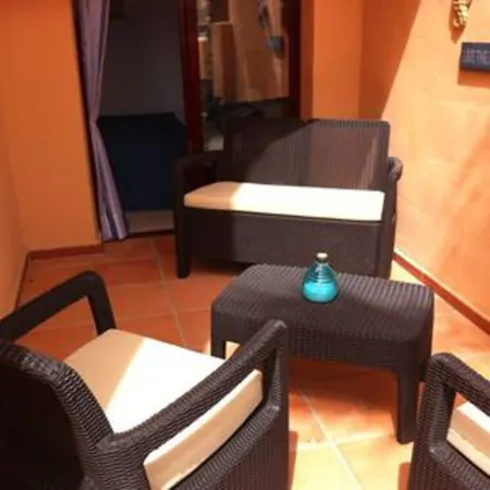 2 Bed Sleeps 4 Pet Friendly Free Parking