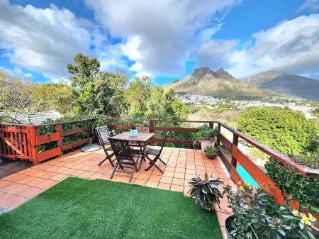 The Salt House Guest House in Hout Bay Отели рядом с достопримечательностью «Хаут-Бей»