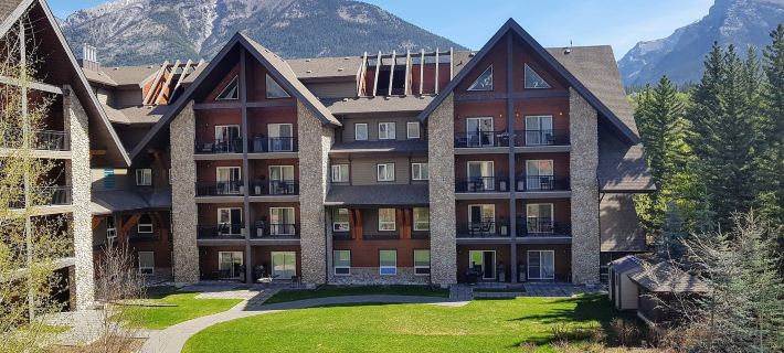 Paradise Resort Club and Spa Hotels in Canmore