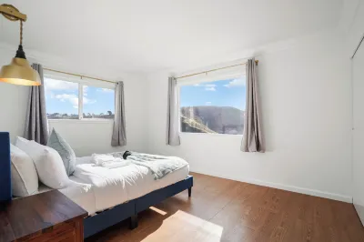 Charming 2BR Coastal Getaway in Pacifica فنادق في Pacifica
