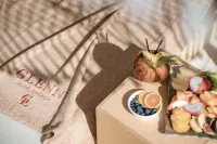 Glenn Hotel & Beach - breakfast