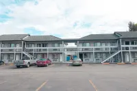 サムナー モーター イン イーナムクロー図書館周辺のホテル