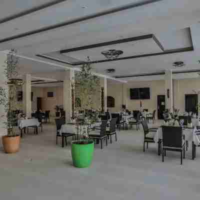Menabe'l Dining/Meeting Rooms