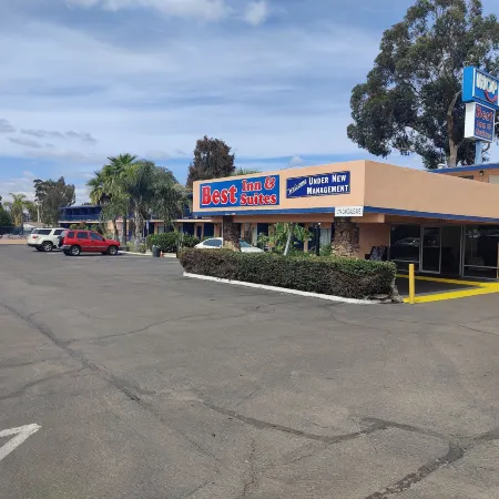 Best Inn & Suites