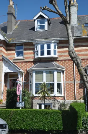 Torwood House Отели рядом с достопримечательностью «Penlee House Gallery & Museum»