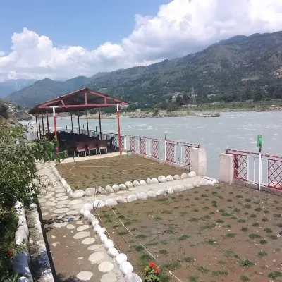 Gulf Hotel and Restaurant Madyan Hotels in Miandam