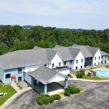 Grand Vista Hotel & Suites