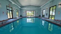 Rogue Regency Inn & Suites Các khách sạn ở Medford