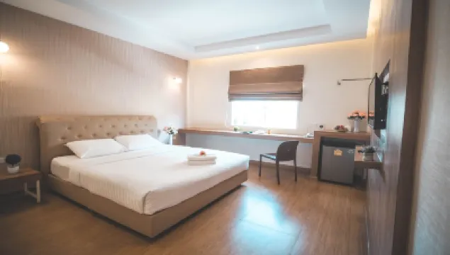 Venice Resort Hotels near Royal Thai Air Force Stadium (Thupatemi Stadium)