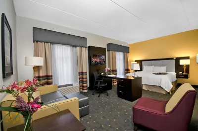 Hampton Inn & Suites Raleigh Downtown Отели в г. Роли