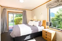 Lawn Cottages Hotels in 