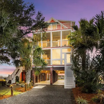 Regatta Inn - Adults Only