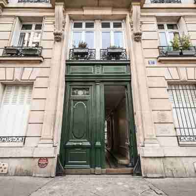 Les Clés Du 27 Paris Hotel Exterior