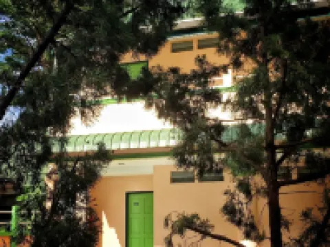 J. ホリディー イン クラビのホテル