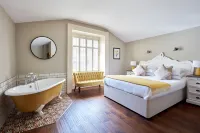 The Priory Hotel Các khách sạn ở Llanhennock