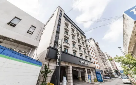 Rampart Hotel Отели рядом со станцией Станция Гуанмьён