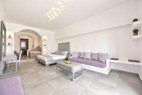 Queen Elegant Suites
