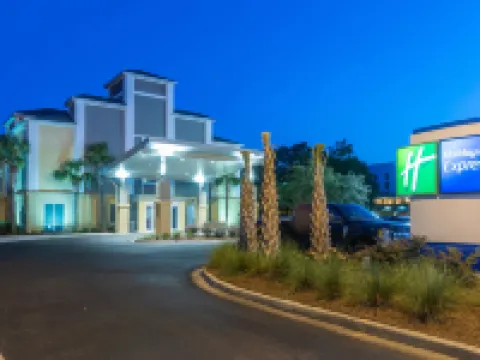 โรงแรม ฮอลิเดย์ อินน์ เอ็กซ์เพรส ชาร์ลสตัน บาย IHG โรงแรมในชาร์ลสตัน