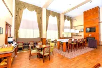 克利奇站-美國東6公路歡朋套房飯店