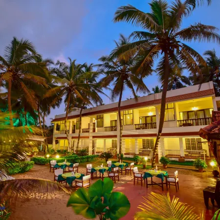 Beach and Lake Ayurvedic Resort, Kovalam