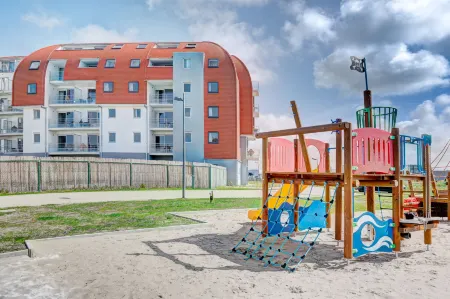 Holiday Suites Zeebrugge Отели в г. Брюгге