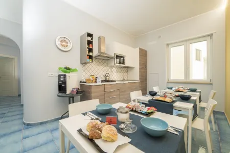 CAPRI B&B Отели рядом со станцией Salerno Railway Station