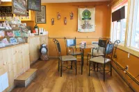 Sea Parrot Inn