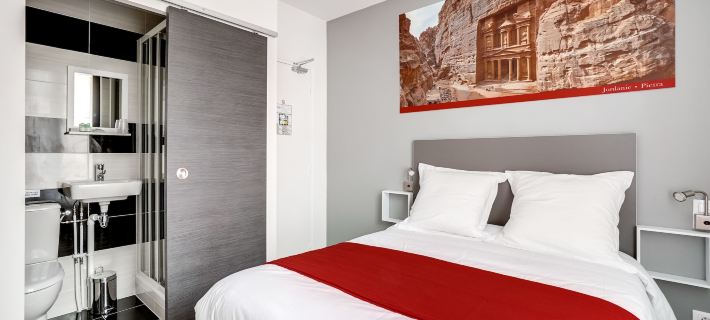 Paris Hotel Hotels in Clichy