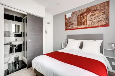 Paris Hotel Hotel di Clichy
