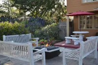 Sunset Inn Pacific Grove Hotel dekat Pacific Grove Museum of Natural History