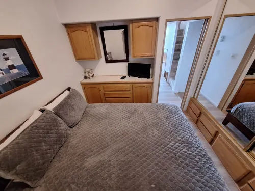 Ocean Cabin 1 with Private Jacuzzi Hotels in Smith River