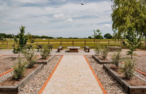 溪海廣場穀倉酒店