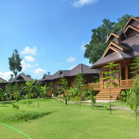Blue Vanda Lodge Отели рядом с достопримечательностью «Монастырь Шве-Ян-Пяй»