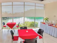 The Beach House Hotels in Ancón