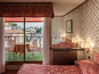 Hotel Venezia Hotels near Museum M9