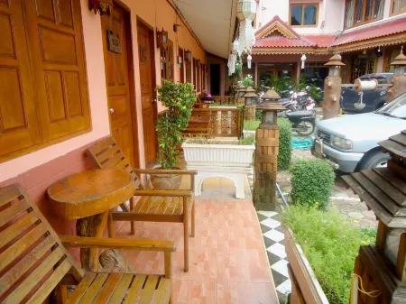 Ngamta Hotel Отели рядом с достопримечательностью «Wat Phra That Doi Kong Mu»