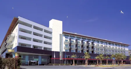 Grand Hotel Salerno Отели рядом с достопримечательностью «Arechis Castle»