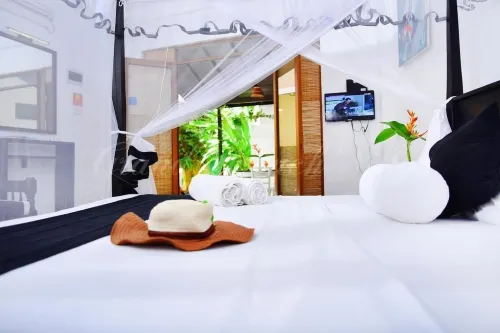 Grand Conch 4 Br Villa -3 Min Walk to the Beaches