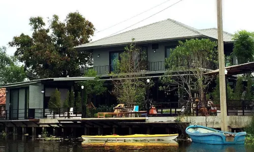Amphawa Caza Platuu
