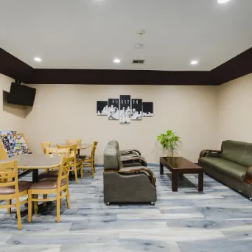 Sapphire Inn & Suites
