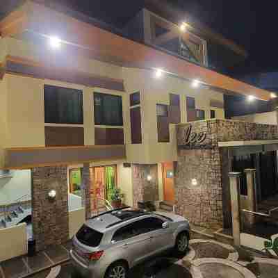 Lee Boutique Hotel Tagaytay Hotel Exterior