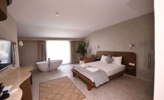 Montebello Deluxe Hotel