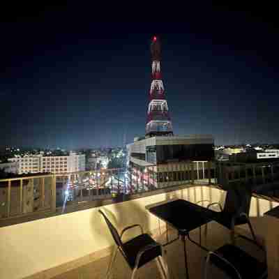 Cozy Rooftop Near Al Services 23 Others