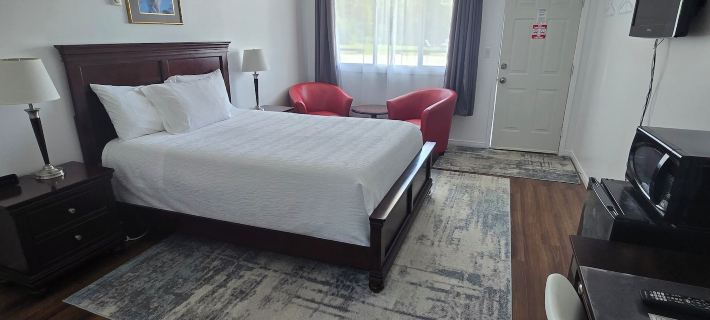 White Fang Motel Отели в г. Алгома